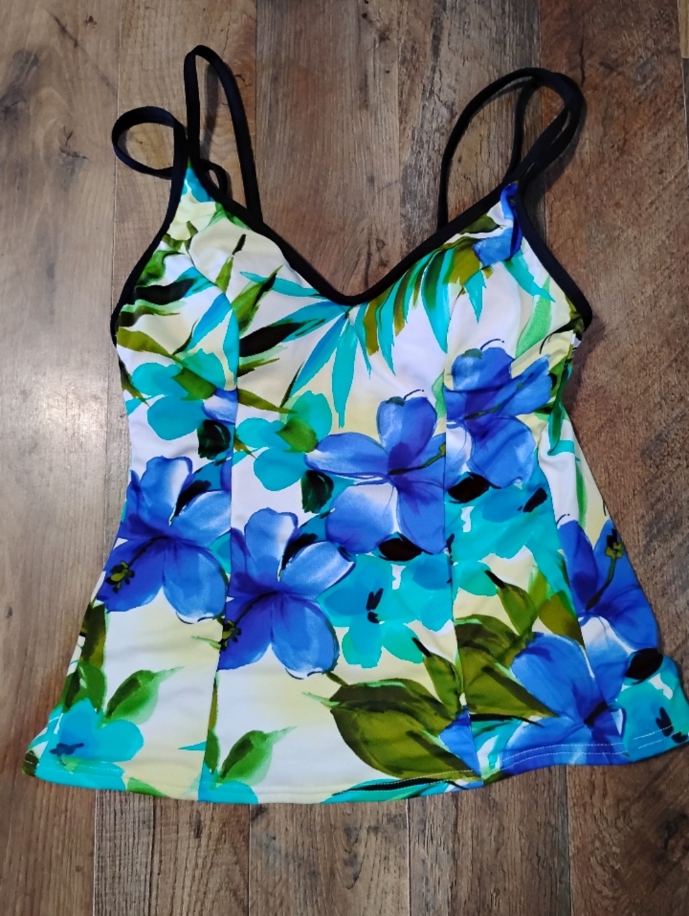 Miraclesuit Blue & Teal Floral V-Neck Tankini Top Woman Size: 8